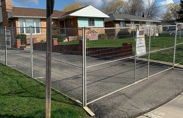 RESIDENTIAL TEMPORARY FENCE